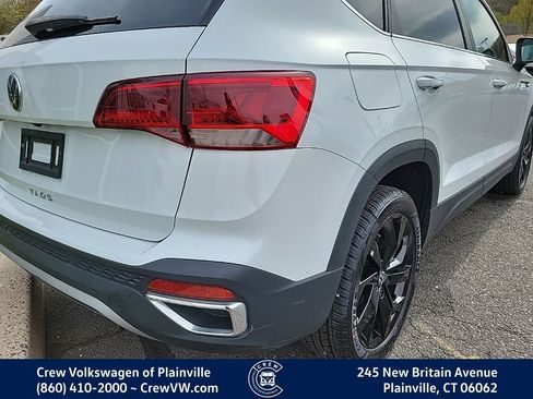 Used 2022 Volkswagen Taos SE w/ Driver Assistance Package image 34