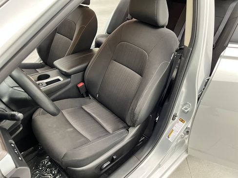 Used 2025 Nissan Altima 2.5 SV FWD image 11