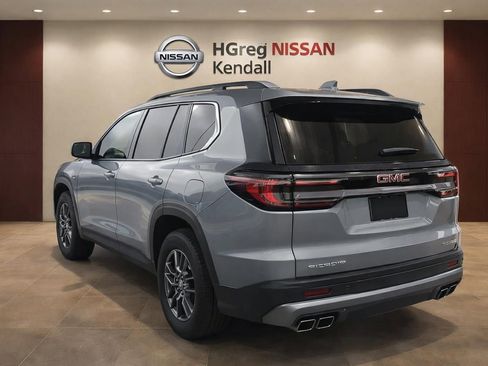 Used 2025 GMC Acadia Elevation FWD image 2
