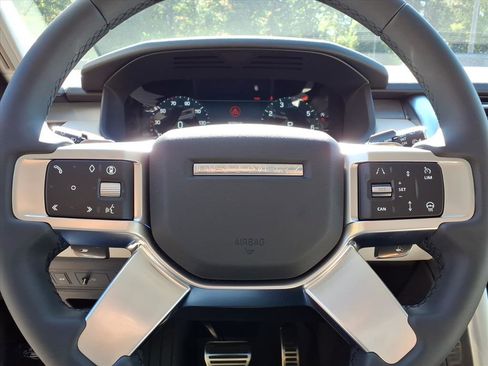 New 2026 Land Rover Discovery Limited Edition image 11