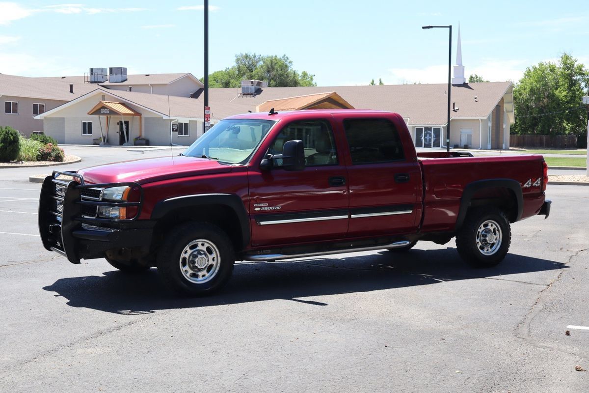 Used 2006 Chevrolet Silverado 2500 LT w/ Onstar Plus Package AWD/4WD image 10