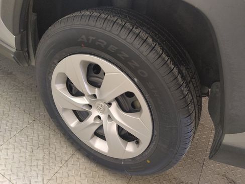 Used 2019 Toyota RAV4 LE image 31