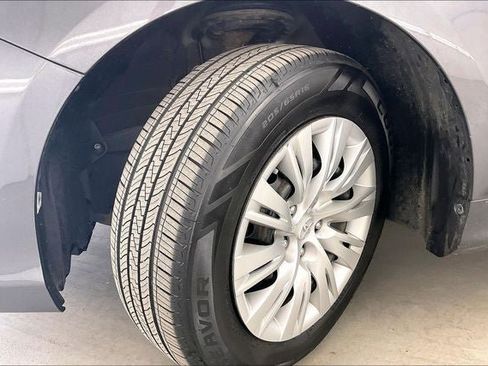 Used 2012 Toyota Camry LE FWD image 33