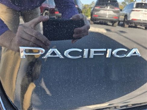 New 2026 Chrysler Pacifica Select image 15