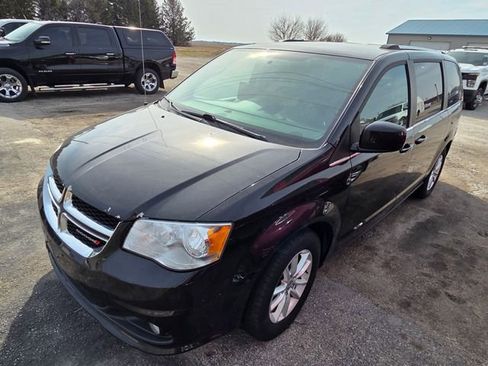 Used 2018 Dodge Grand Caravan SXT FWD image 4