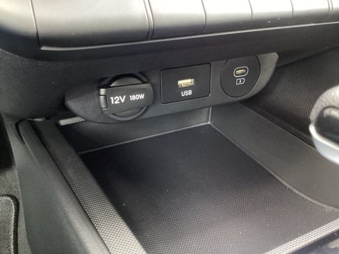 Used 2024 Hyundai Elantra SE FWD image 23