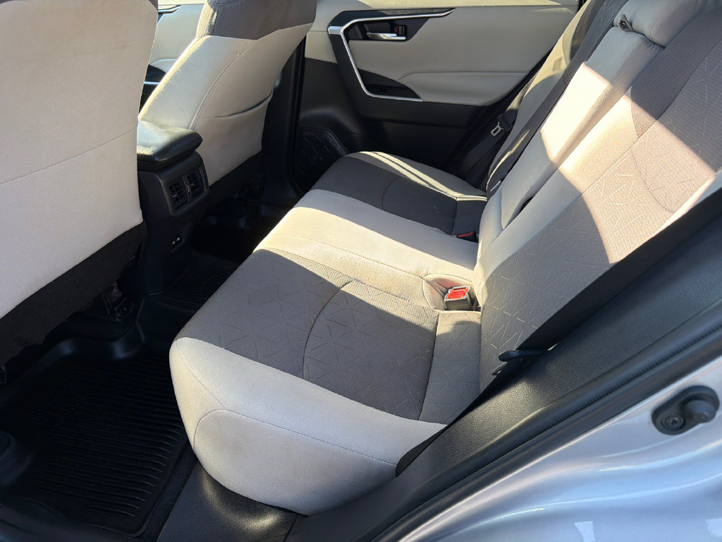 Used 2021 Toyota RAV4 XLE w/ Convenience Package FWD image 25