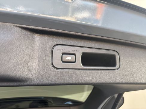 Used 2025 Honda Pilot Touring image 26