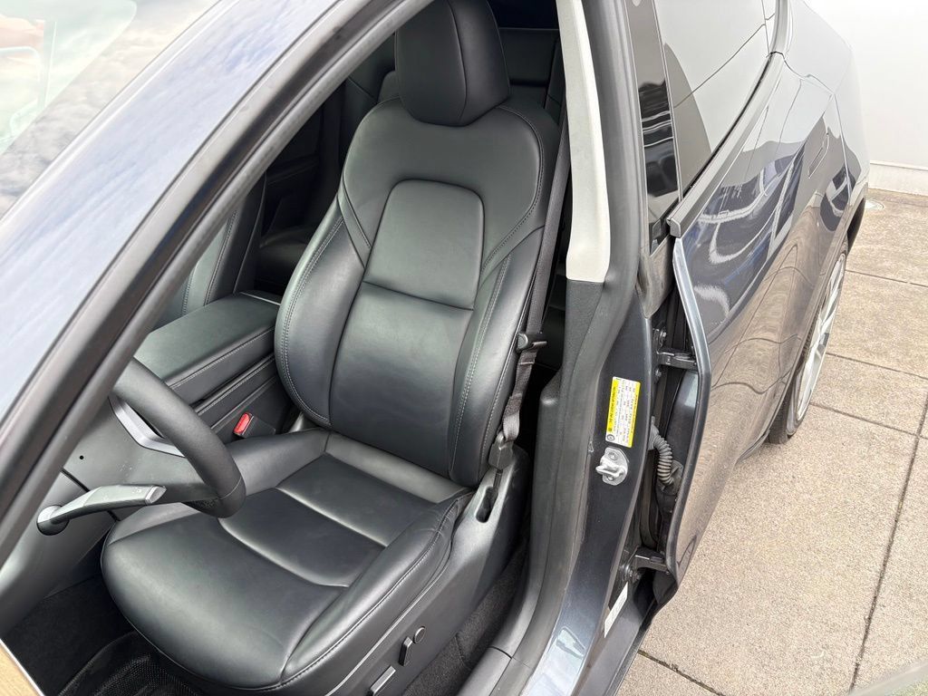 Used 2023 Tesla Model Y Long Range AWD/4WD image 12