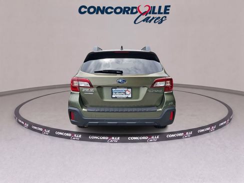 Used 2019 Subaru Outback 2.5i Limited AWD/4WD image 5