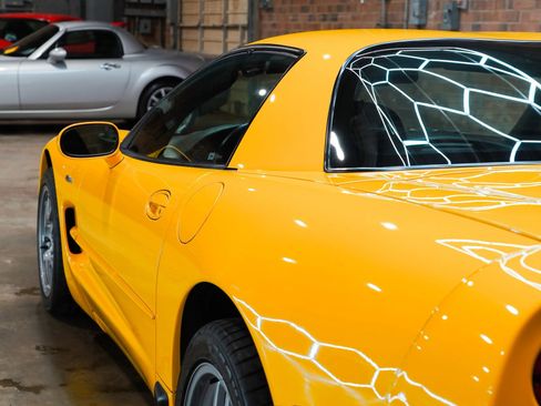 Used 2002 Chevrolet Corvette Z06 w/ Memory Pkg RWD image 21