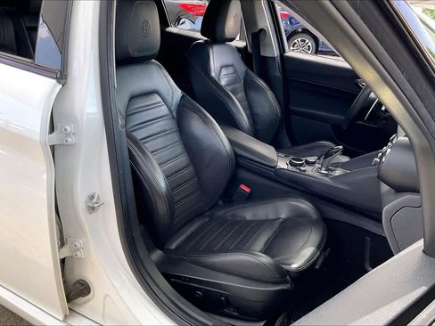 Used 2018 Alfa Romeo Giulia Ti Sport w/ Quick Order Package 22U Sport RWD image 8