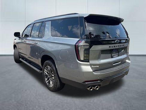 Used 2026 Chevrolet Suburban Z71 w/ Comfort Package AWD/4WD image 2