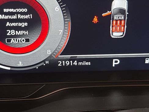 Used 2024 Nissan Pathfinder Platinum w/ Cargo Package image 26