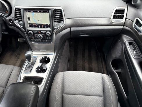 Used 2018 Jeep Grand Cherokee Laredo image 15