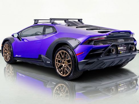 Used 2024 Lamborghini Huracan Sterrato image 22