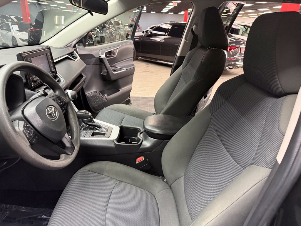 Used 2022 Toyota RAV4 LE FWD image 32
