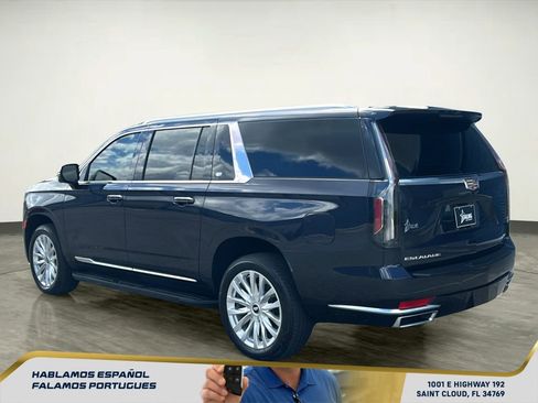 Used 2024 Cadillac Escalade ESV Premium Luxury AWD/4WD image 4