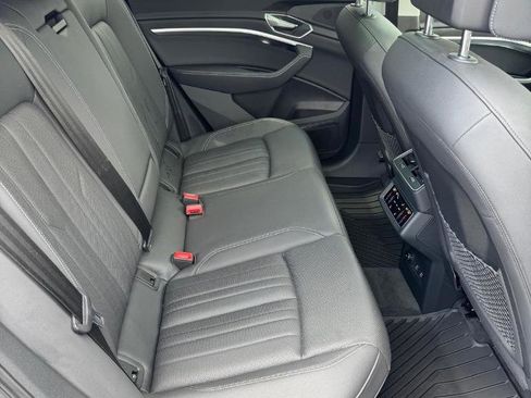 Used 2021 Audi e-tron Premium Plus w/ Premium Plus Package image 24