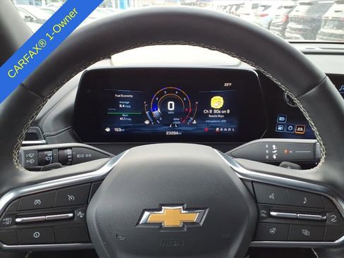 Used 2025 Chevrolet Traverse LT image 19