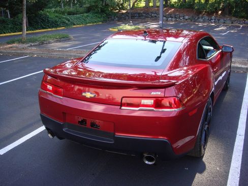 Used 2015 Chevrolet Camaro SS RWD image 8
