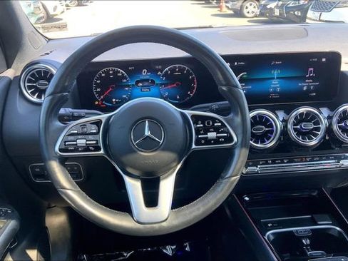 Certified 2023 Mercedes-Benz GLA 250 4MATIC w/ Premium Package image 4