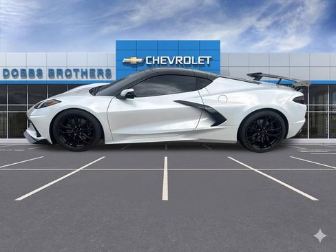 Used 2023 Chevrolet Corvette Stingray Preferred Cpe w/ Z51 Performance Package image 2