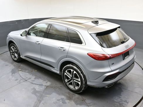 Certified 2025 Audi Q5 Premium Plus w/ Premium Plus image 39