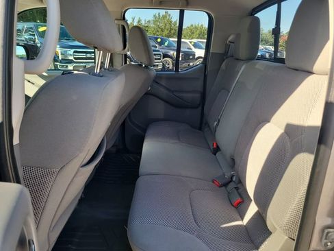 Used 2021 Nissan Frontier SV w/ Midnight Edition Floor Mats AWD/4WD image 13
