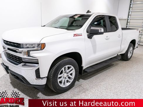 Used 2019 Chevrolet Silverado 1500 LT AWD/4WD image 2