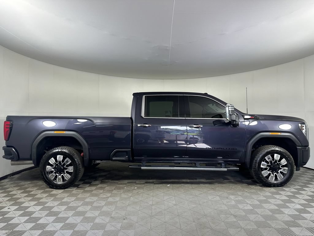 Used 2026 GMC Sierra 3500 Denali w/ Denali Reserve Package AWD/4WD image 6