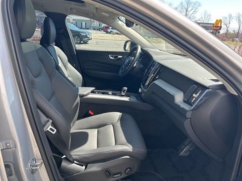 Certified 2025 Volvo XC60 B5 Plus AWD/4WD image 15