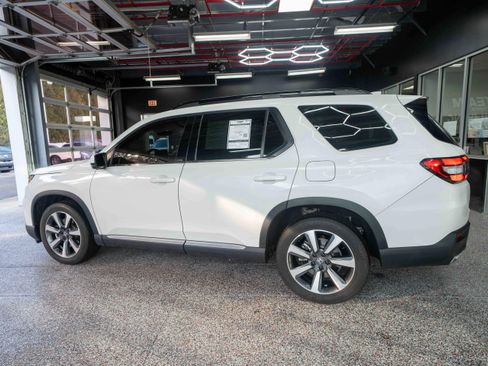 Used 2023 Honda Pilot Elite image 2