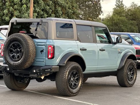 Used 2023 Ford Bronco Wildtrak image 2