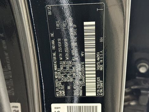 Used 2025 Toyota Grand Highlander XLE image 31