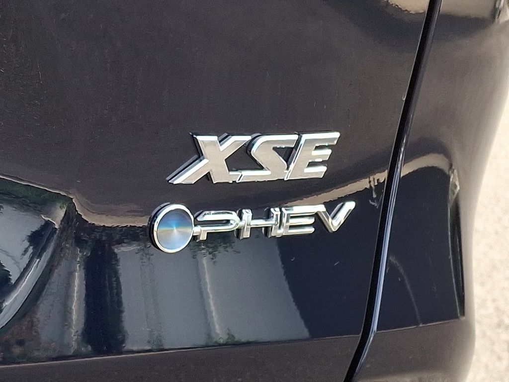 Certified 2025 Toyota RAV4 XSE AWD/4WD image 32