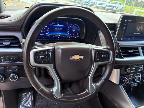Used 2024 Chevrolet Suburban LT RWD image 27