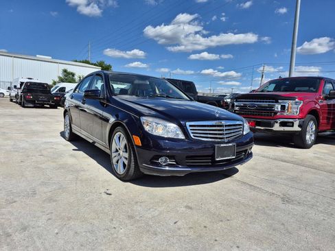Used 2011 Mercedes-Benz C 300 4MATIC Sedan image 3