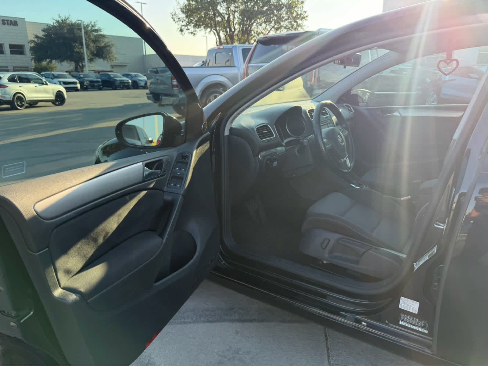 Used 2013 Volkswagen Golf TDI FWD image 7