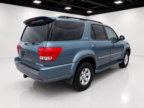 Used 2007 Toyota Sequoia SR5 AWD/4WD image 3