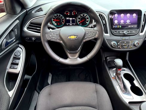 Used 2021 Chevrolet Malibu RS image 19