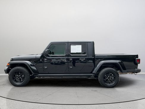 Used 2023 Jeep Gladiator Sport AWD/4WD image 10
