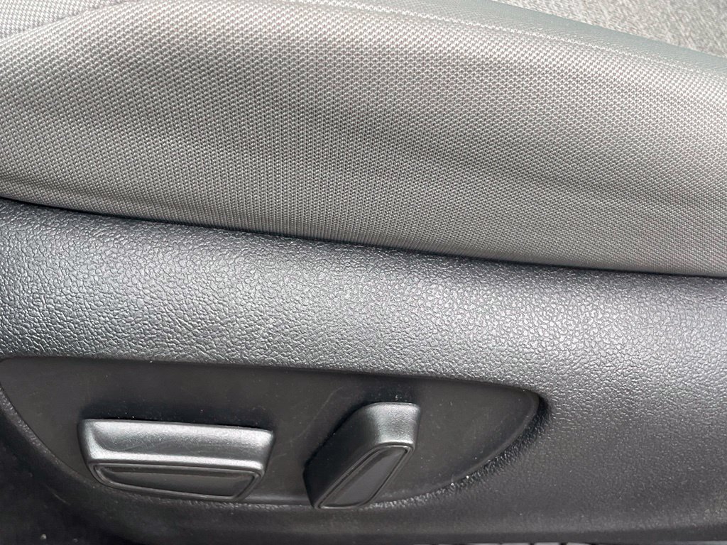 Used 2025 Toyota Sienna LE FWD image 10