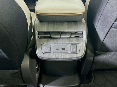 Used 2023 Nissan Ariya FWD image 29