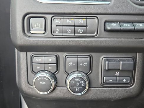 Used 2023 GMC Yukon XL AT4 w/ Technology Package AWD/4WD image 23