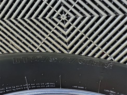 Used 2024 RAM 3500 Tradesman w/ Chrome Appearance Group image 33