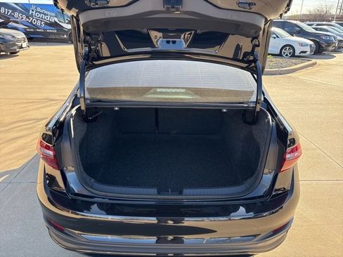 Used 2025 Volkswagen Jetta SE image 17