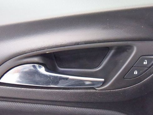 Used 2022 Chevrolet Equinox RS w/ RS Leather Package image 18