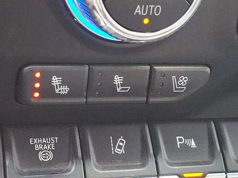 Used 2021 GMC Sierra 2500 AT4 w/ AT4 Preferred Package image 23