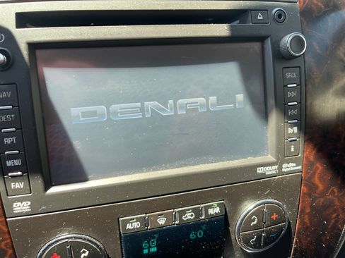 Used 2012 GMC Yukon XL Denali AWD/4WD image 18